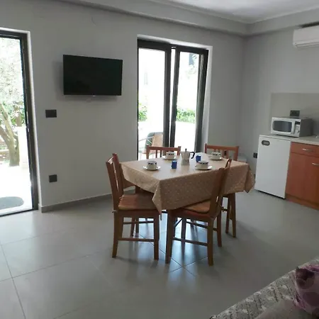 Cintya Guest house *